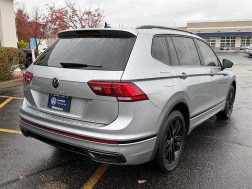 2022 Volkswagen Tiguan 2.0T SE R-Line Black