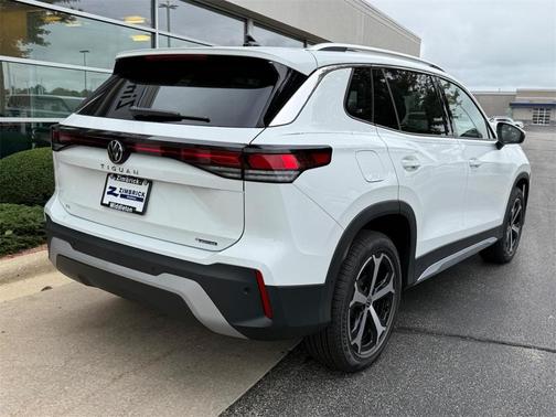 2025 Volkswagen Tiguan 2.0T SE