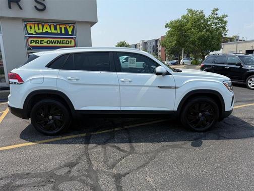 2025 Volkswagen Atlas Cross Sport 2.0T SE w/Technology
