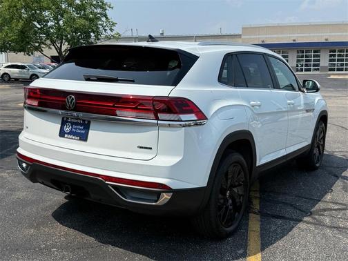 2025 Volkswagen Atlas Cross Sport 2.0T SE w/Technology