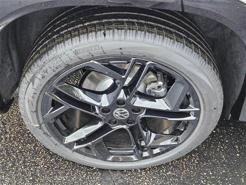 2025 Volkswagen Tiguan 2.0T SE R-Line Black