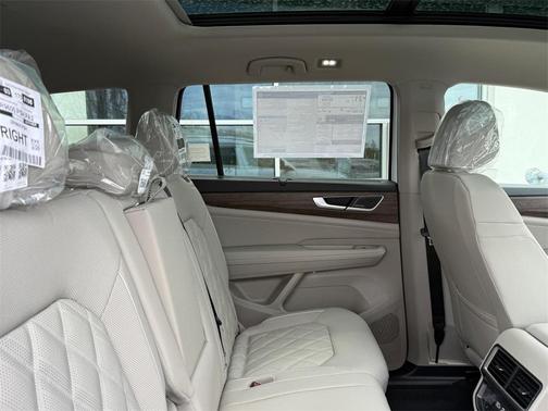 2025 Volkswagen Atlas 2.0T SEL Premium R-Line