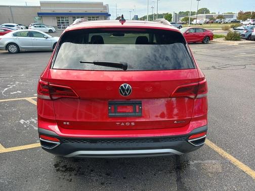 2024 Volkswagen Taos 1.5T SE