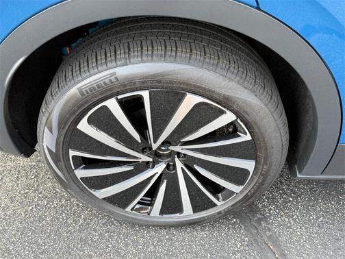 2025 Volkswagen ID.4 Pro