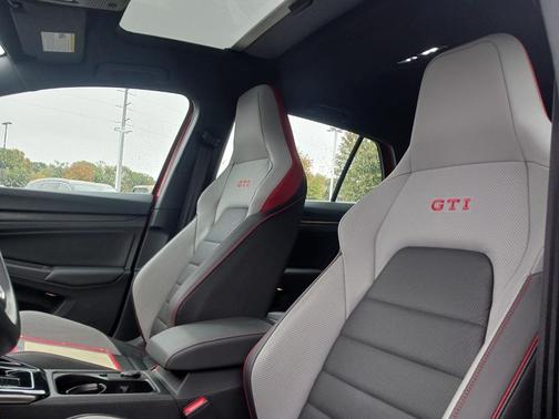 2024 Volkswagen Golf GTI 2.0T Autobahn
