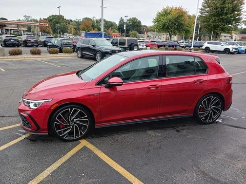 2024 Volkswagen Golf GTI 2.0T Autobahn