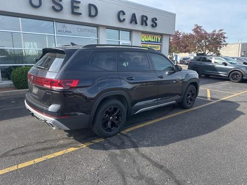 2024 Volkswagen Atlas 2.0T Peak Edition SE w/Technology