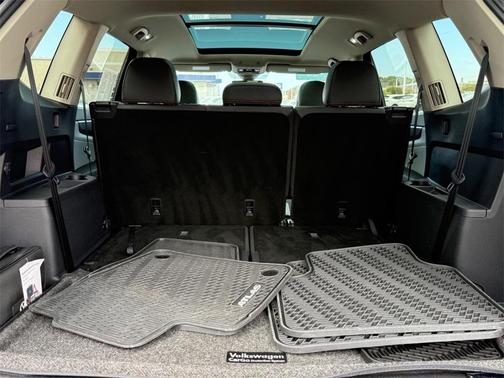 2024 Volkswagen Atlas 2.0T Peak Edition SE w/Technology