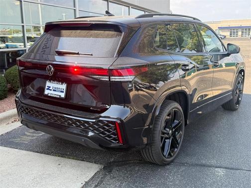 2025 Volkswagen Tiguan 2.0T SE R-Line Black