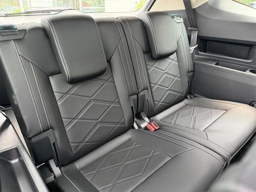 2025 Volkswagen Atlas 2.0T SE