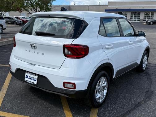 2022 Hyundai VENUE SE