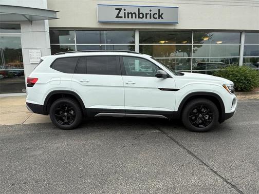 2025 Volkswagen Atlas 2.0T Peak Edition