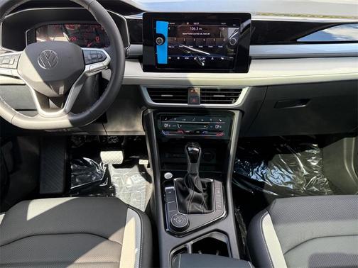 2025 Volkswagen Taos 1.5T SEL