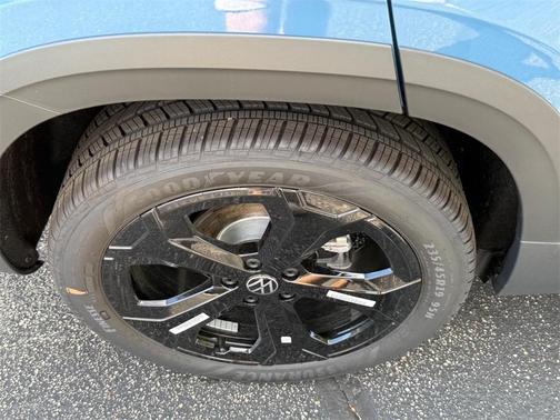 2025 Volkswagen Taos 1.5T SEL