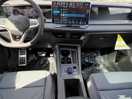 2025 Volkswagen Tiguan 2.0T SE R-Line Black