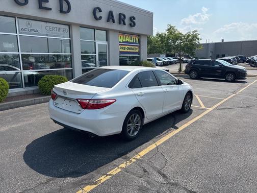 2017 Toyota Camry SE