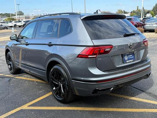 2024 Volkswagen Tiguan 2.0T SE R-Line Black