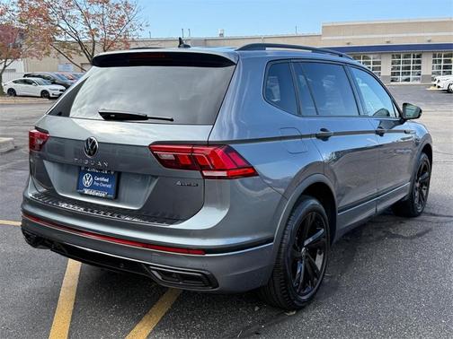 2024 Volkswagen Tiguan 2.0T SE R-Line Black