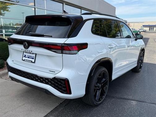 2025 Volkswagen Tiguan 2.0T SE R-Line Black