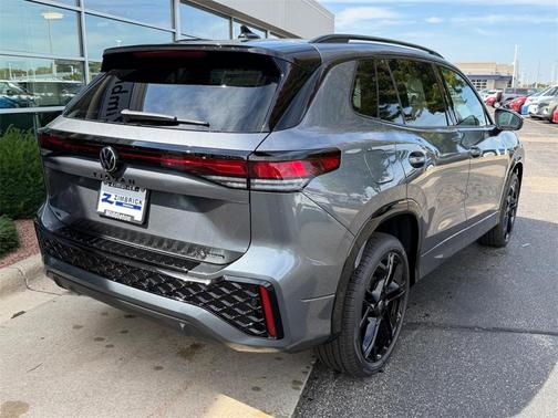 2025 Volkswagen Tiguan 2.0T SE R-Line Black
