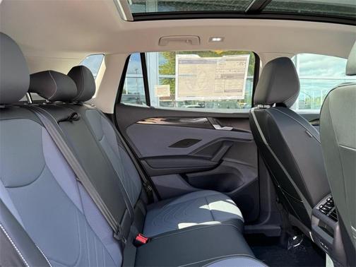 2025 Volkswagen Tiguan 2.0T SE