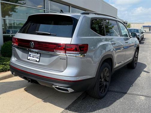 2025 Volkswagen Atlas 2.0T SE