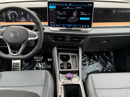 2025 Volkswagen Tiguan 2.0T SEL R-Line