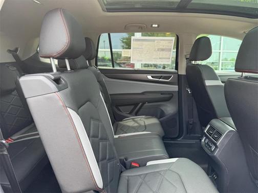 2025 Volkswagen Atlas 2.0T Peak Edition