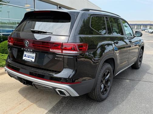 2025 Volkswagen Atlas 2.0T Peak Edition
