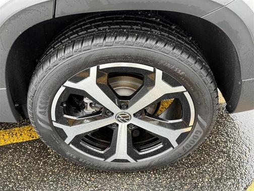 2025 Volkswagen Taos 1.5T SEL