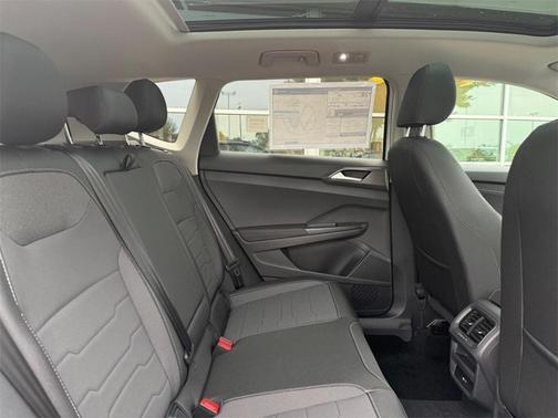 2025 Volkswagen Taos 1.5T SE Black