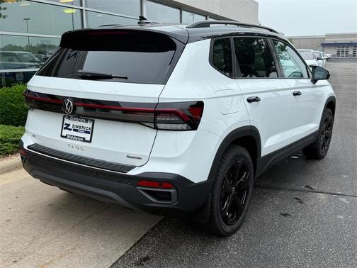 2025 Volkswagen Taos 1.5T SE Black