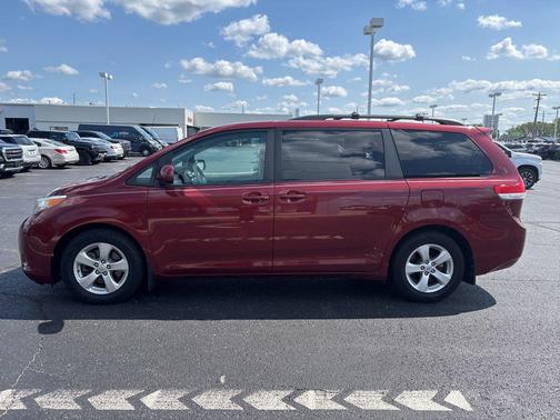 2014 Toyota Sienna LE