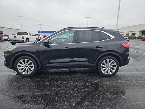 2022 Ford Escape Titanium