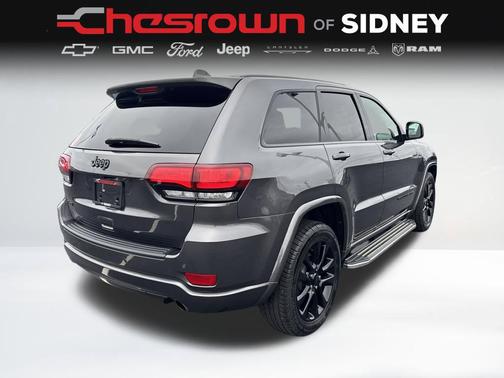 Granite Crystal Metallic Clearcoat 2018 Jeep Grand Cherokee Altitude