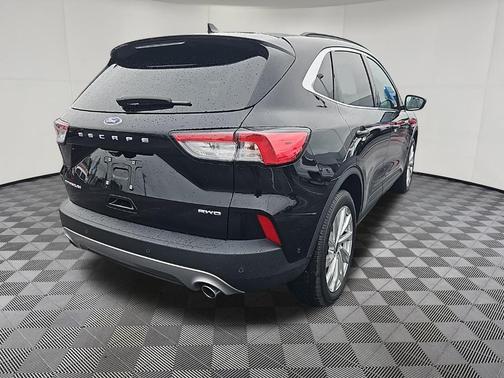 2022 Ford Escape Titanium