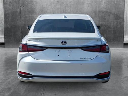 2021 Lexus ES 300h Base