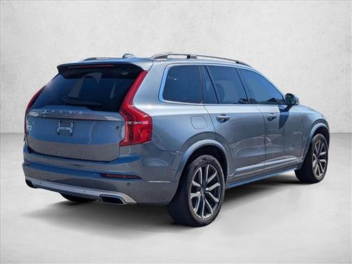 2019 Volvo XC90 T6 Momentum