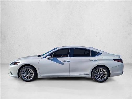 2022 Lexus ES 300h Ultra Luxury