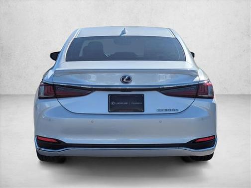 2022 Lexus ES 300h Ultra Luxury