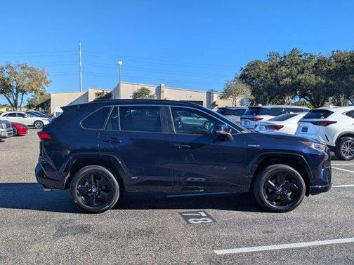 2020 Toyota RAV4 Hybrid SE