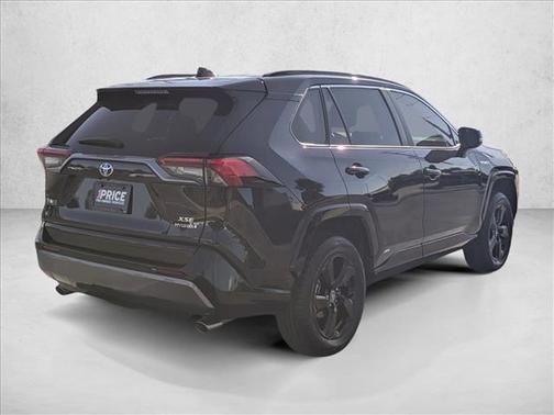 2020 Toyota RAV4 Hybrid SE