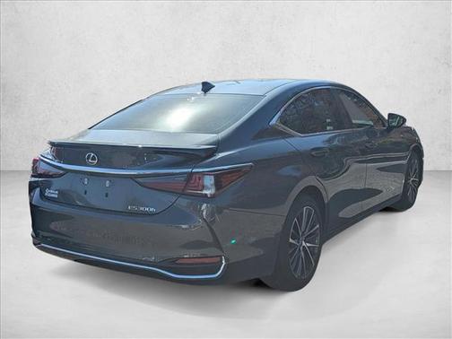 2025 Lexus ES 300h Base