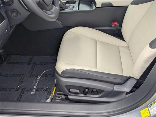 2025 Lexus ES 300h Base