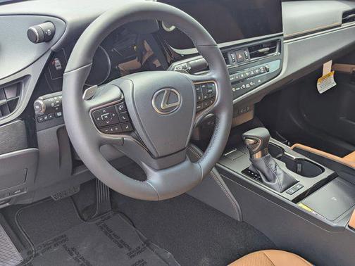 2025 Lexus ES 300h Base