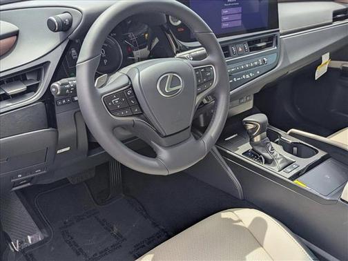 2025 Lexus ES 300h Base
