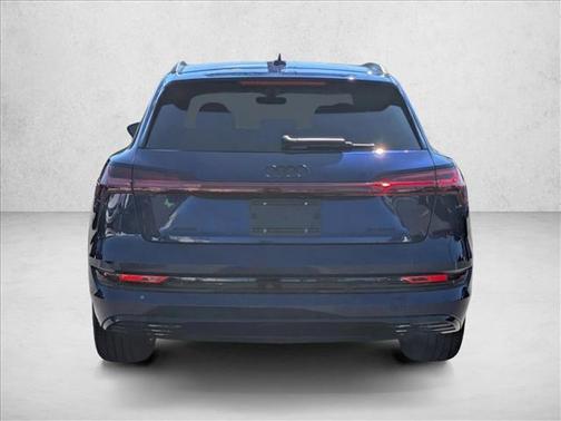 2022 Audi e-tron Premium Plus