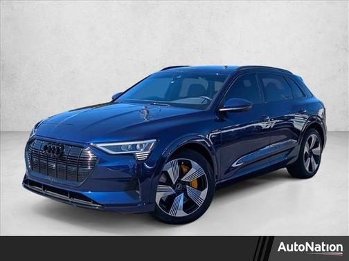 2022 Audi e-tron Premium Plus