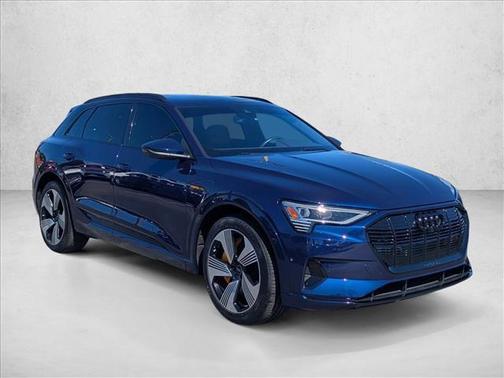 2022 Audi e-tron Premium Plus