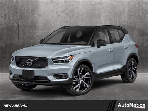 2022 Volvo XC40 T5 R-Design